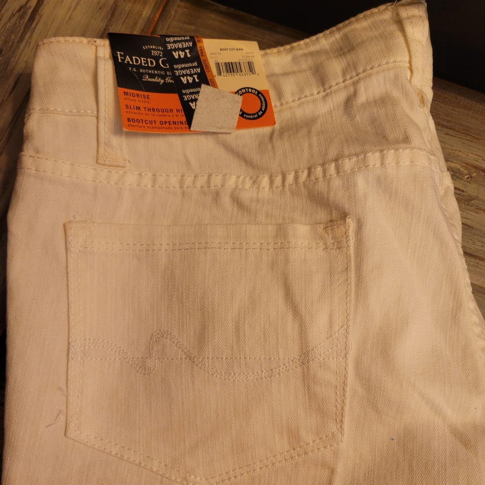 NWT 🖤 White Pants - Picture 2 of 4